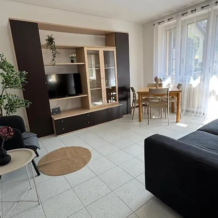 Eve's With Garden Apartment