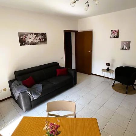 Eve's With Garden Apartment *